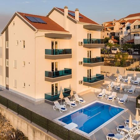 פוסטיר Apartments Blueview מראה חיצוני תמונה