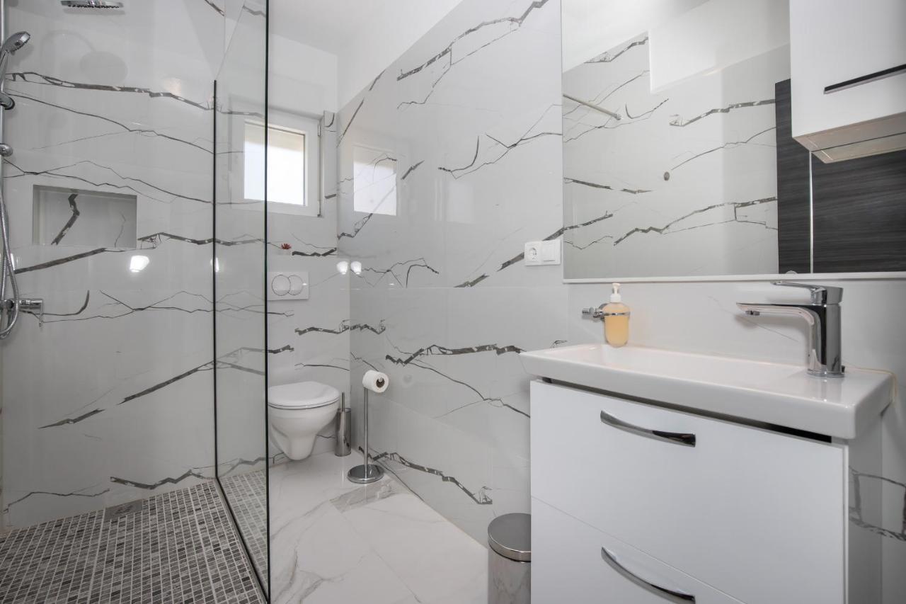 פוסטיר Apartments Blueview מראה חיצוני תמונה